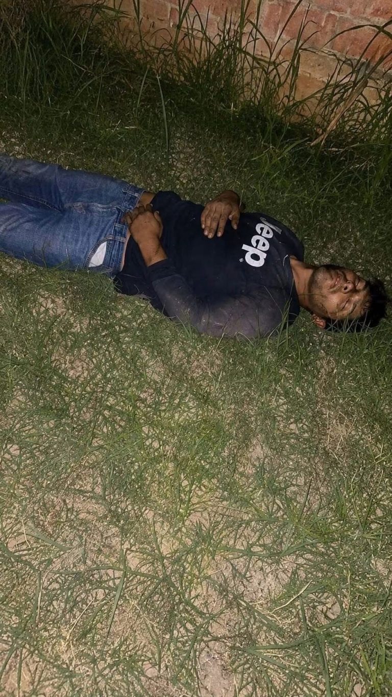 Un hombre apareció tendido cerca de una escuela y una publicación en redes desató cientos de preguntas